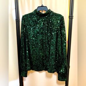 Cable & Gauge Mock Neck Sequin Top Emerald Green Medium